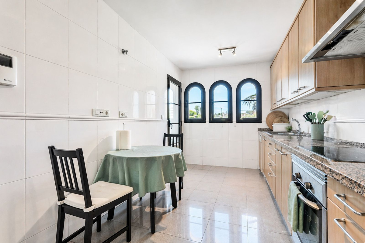 Apartamentos de 2 dormitorios en venta en Hacienda del Sol – R5367256