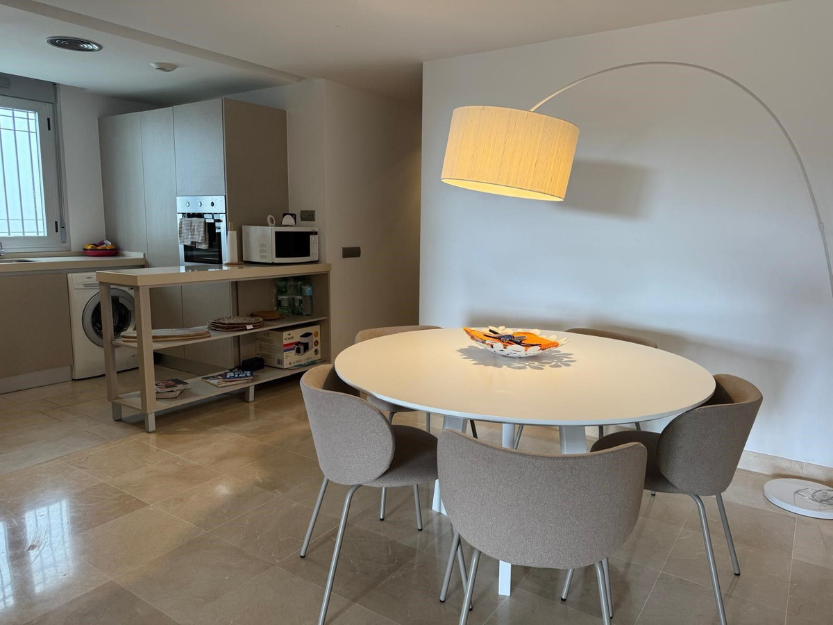 3 bedroom Apartments for sale in La Mairena – R5368153