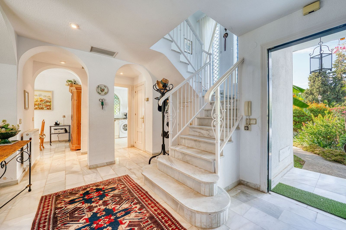 Villas de 4 dormitorios en venta en Nueva Andaluc�a – R5179537 Villas de 4 dormitorios en venta en Nueva Andaluc�a – R5179537