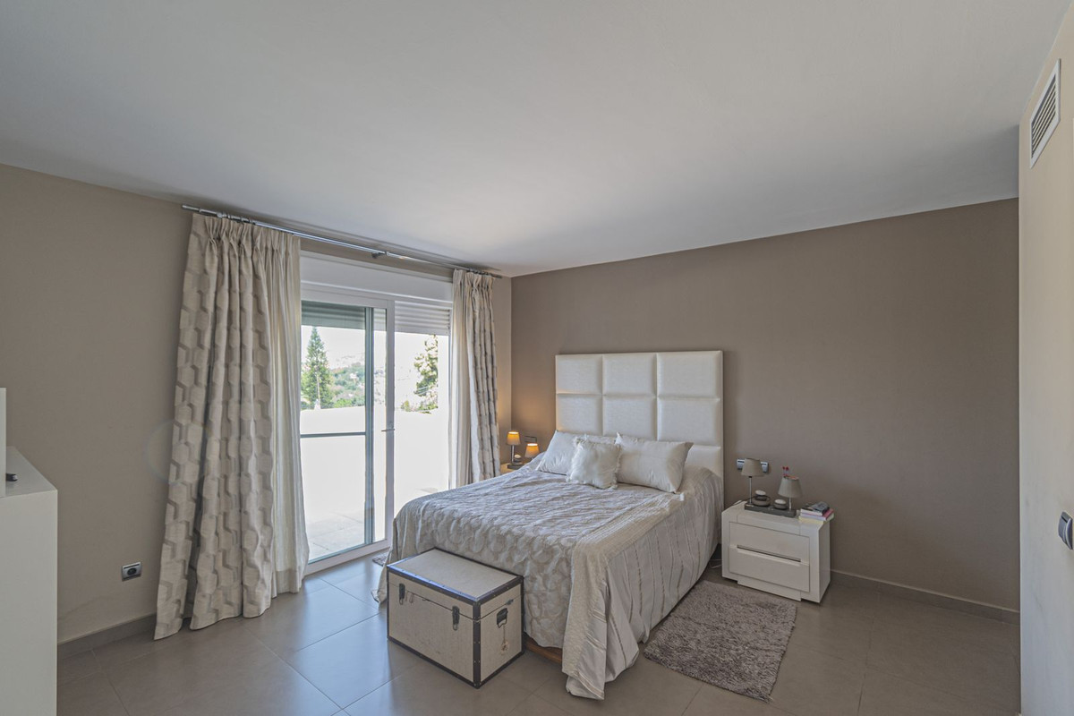 5 bedroom Villas for sale in San Pedro de Alc�ntara – R5076394 5 bedroom Villas for sale in San Pedro de Alc�ntara – R5076394